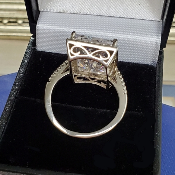 NEW Gemstone Ring - Picture 5 of 7